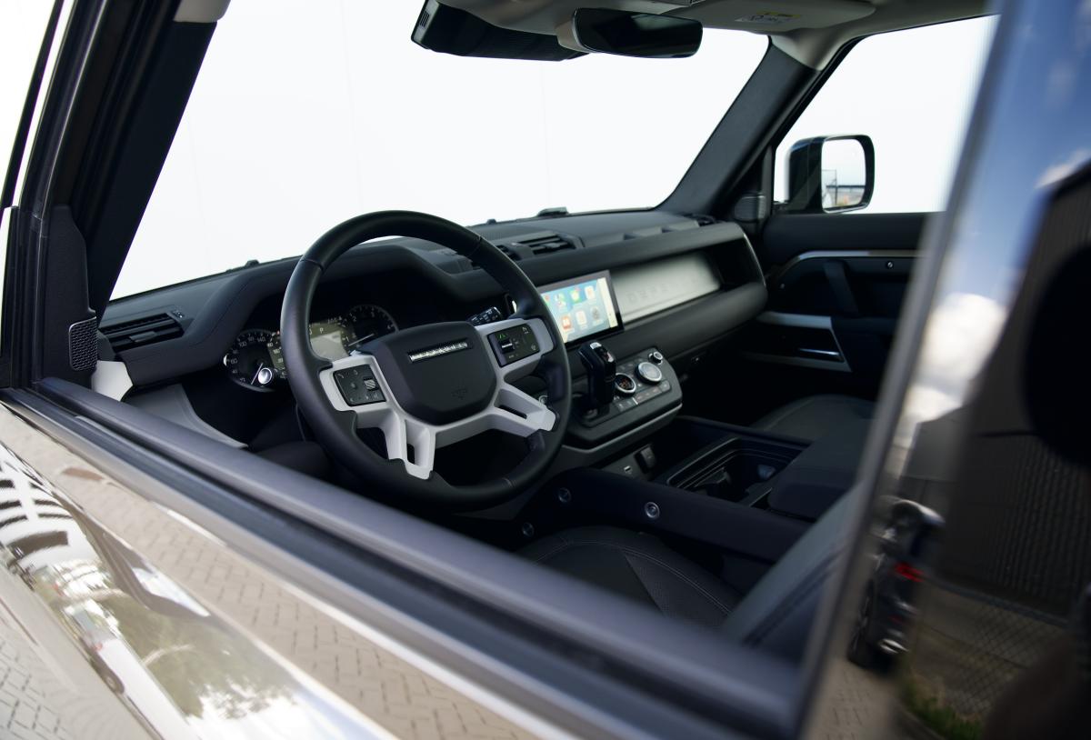 LAND ROVER DEFENDER 90 
