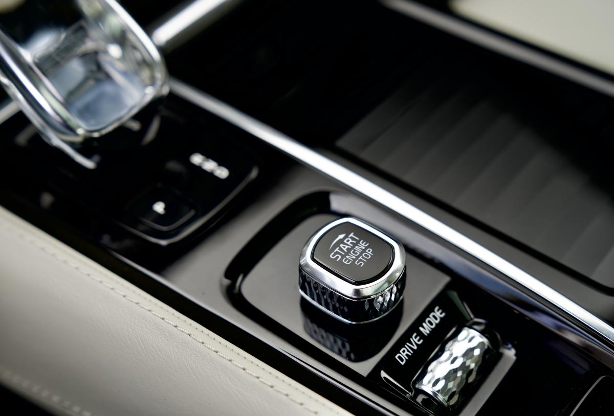 VOLVO V90 T8
