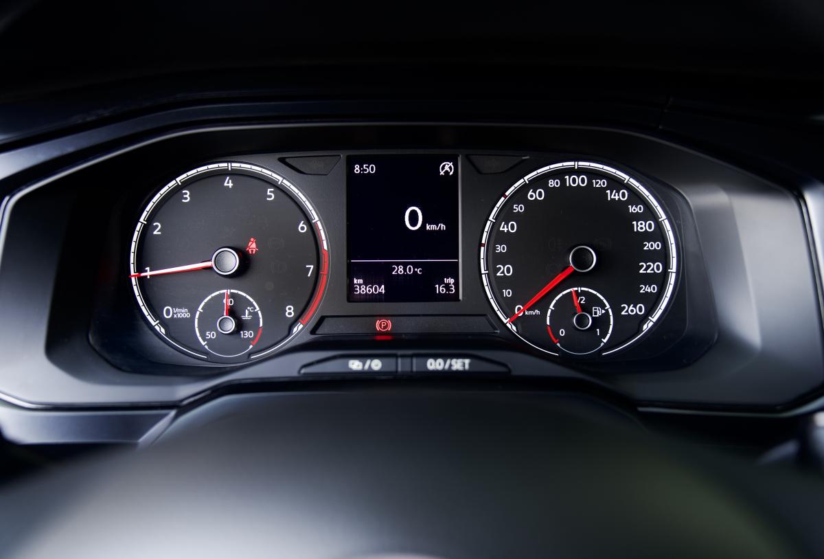 VOLKSWAGEN POLO 1.0i