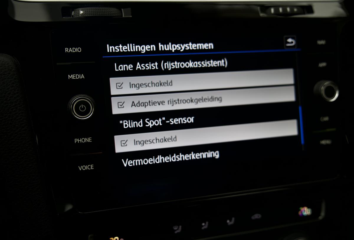 VOLKSWAGEN GOLF 