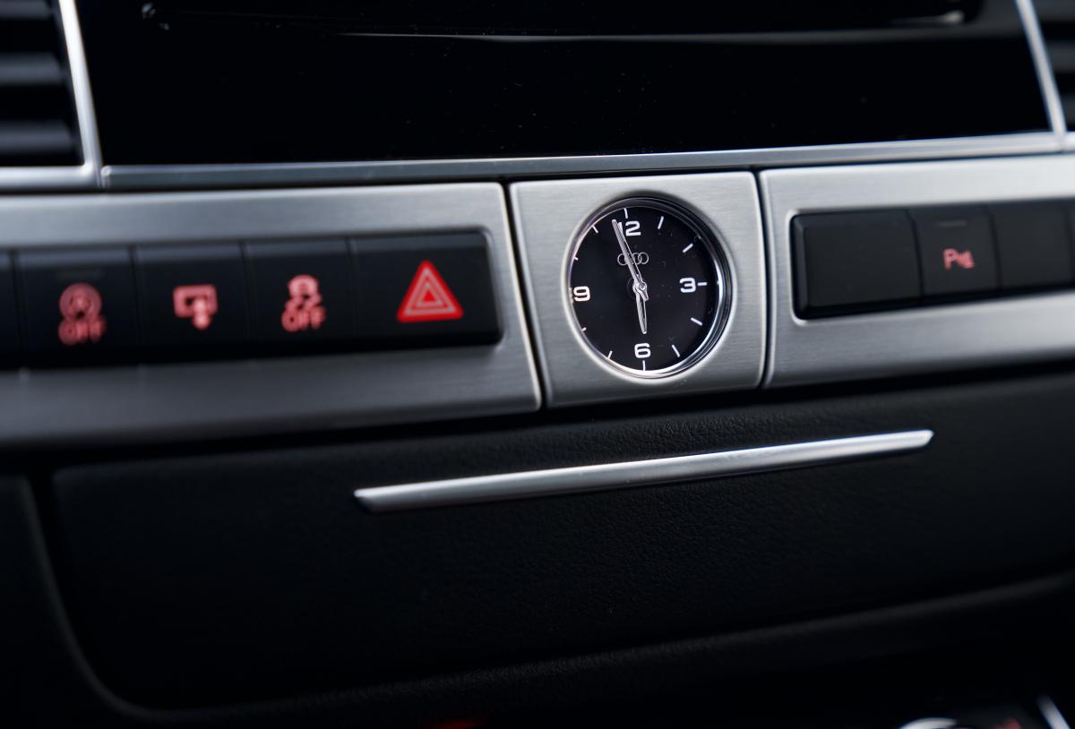 AUDI A8 