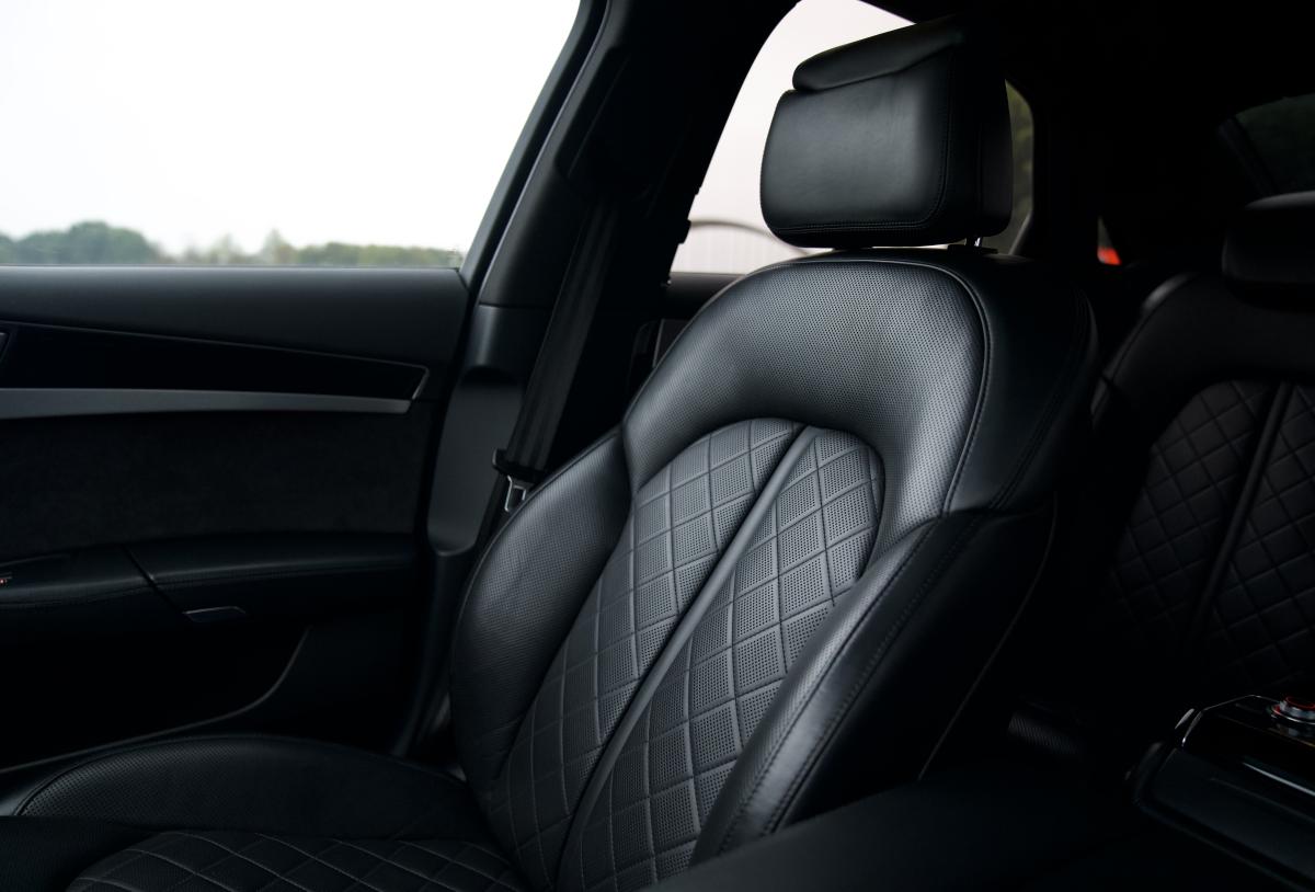 AUDI A8 