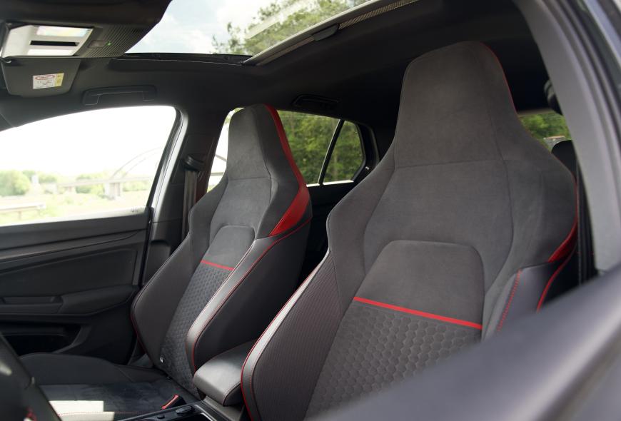 VOLKSWAGEN GOLF 8 GTI CS
