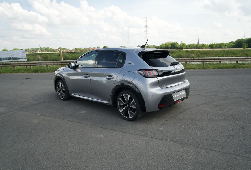 PEUGEOT E-208