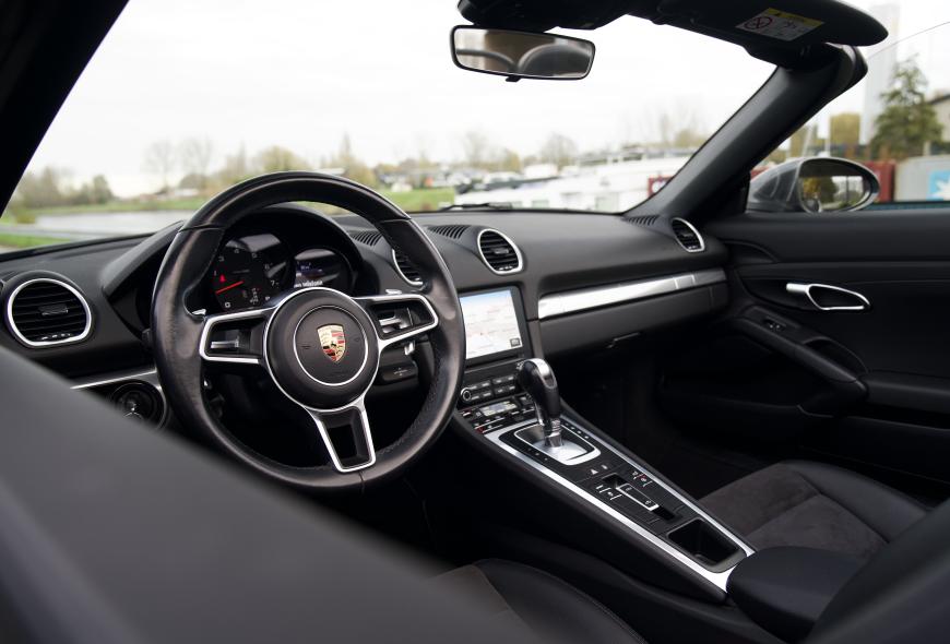 PORSCHE 718 BOXSTER