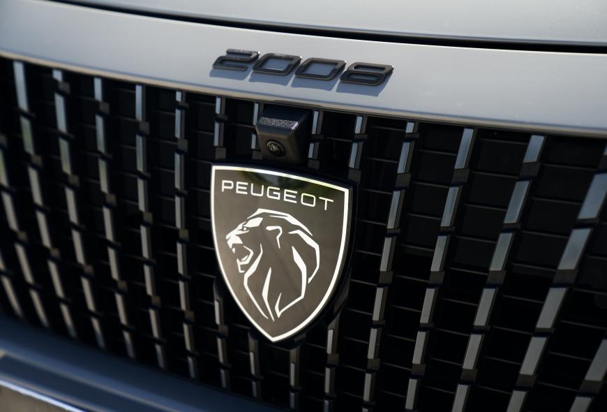 PEUGEOT 2008 "ALLURE"