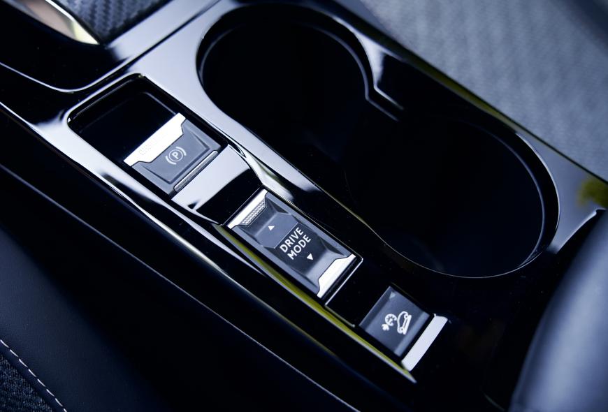 PEUGEOT 2008 "ALLURE"