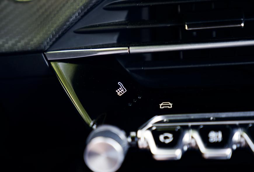 PEUGEOT 2008 "ALLURE"