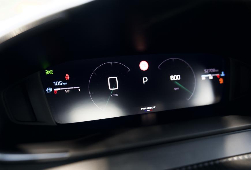 PEUGEOT 2008 "ALLURE"