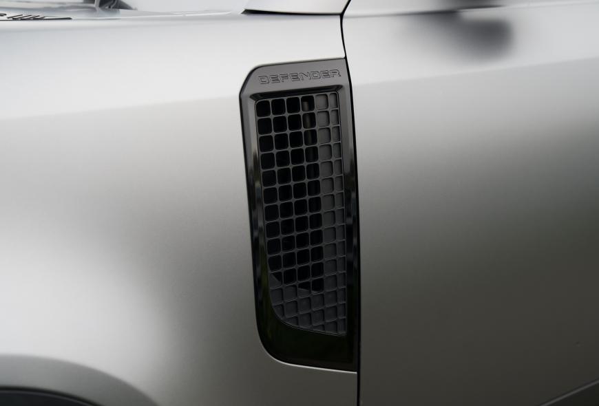 LAND ROVER DEFENDER 90 