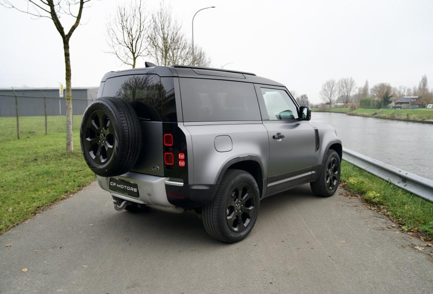 LAND ROVER DEFENDER 90 