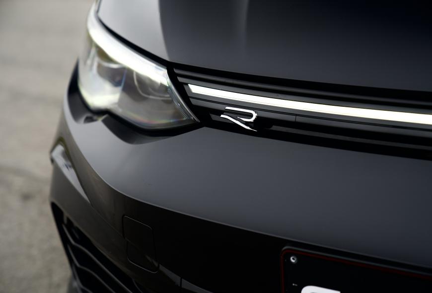 VOLKSWAGEN GOLF 8R VARIANT