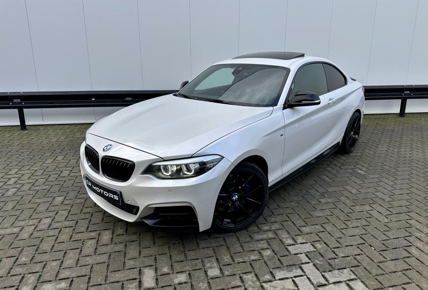 BMW M240i XDRIVE